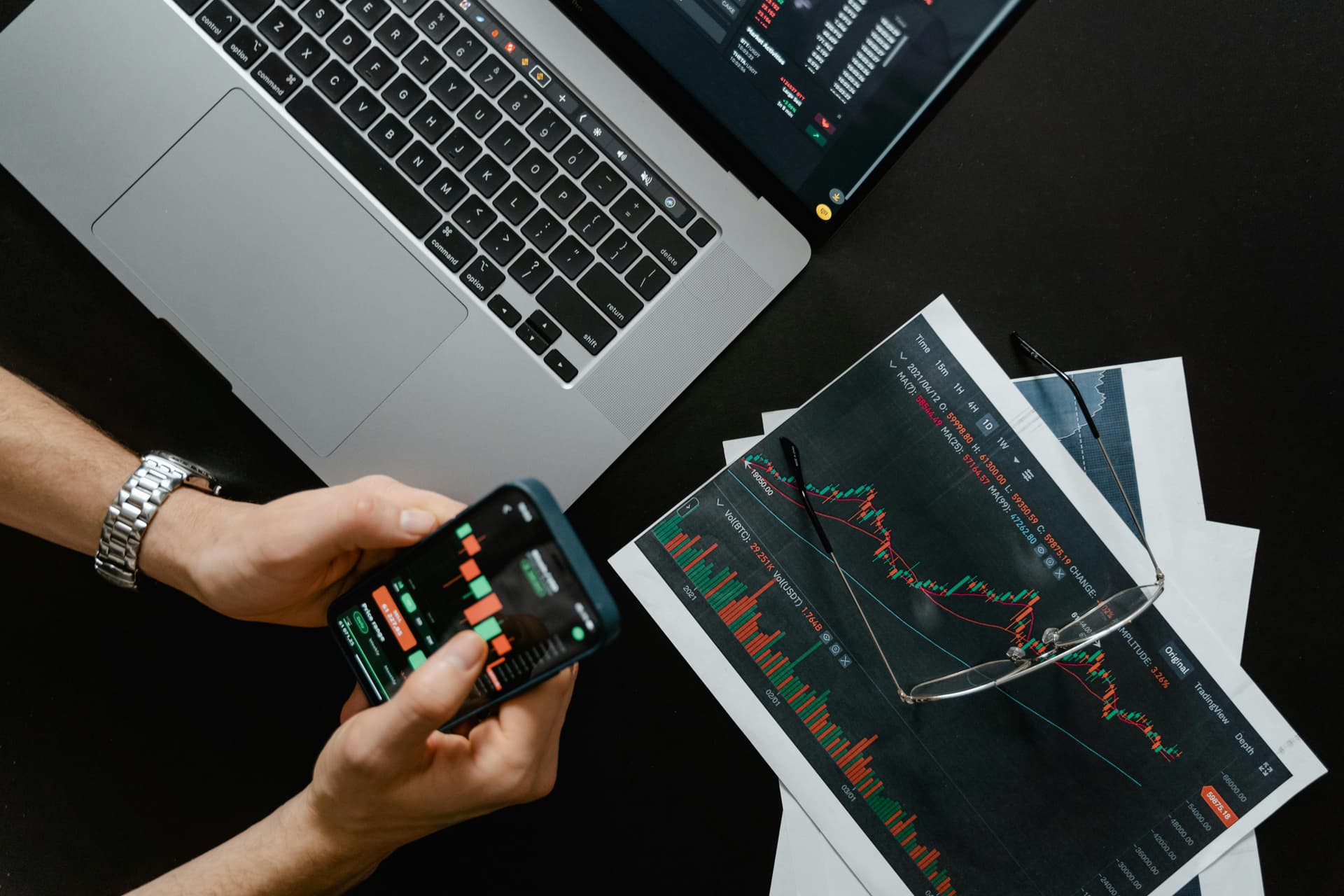 Clear and transparent pricing tables accelerate users' purchasing decisions on B2B SaaS platforms.