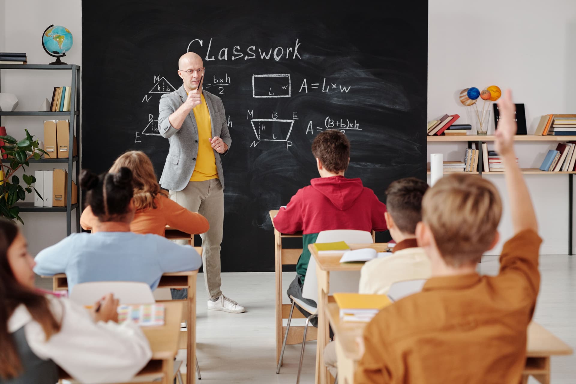 Website visuals reflecting a modern classroom environment increase parent confidence.